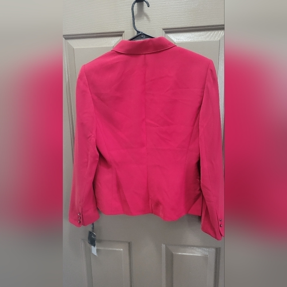 Tahari Red Blazer  8 P - Picture 7 of 10